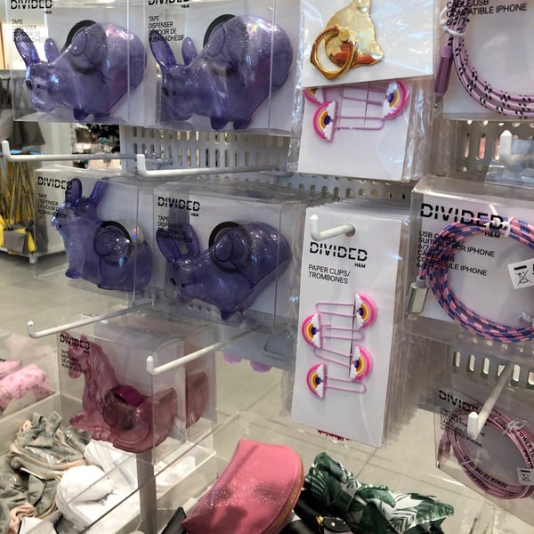 H&M Clothing Store in Del Amo Fashion Center