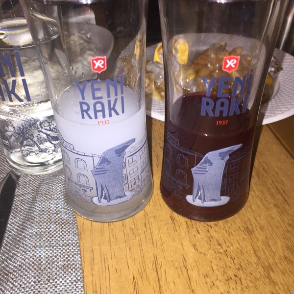 Das Foto wurde bei Ziyaret Restaurant &amp; Ocakbaşı von Uğur K. am 5/3/2017 aufgenommen