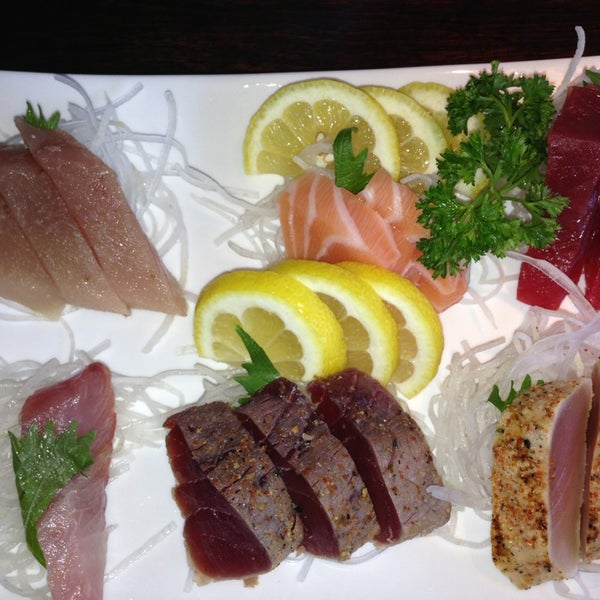 7/6/2013 tarihinde Jose B.ziyaretçi tarafından Shiki Sushi'de çekilen fotoğraf