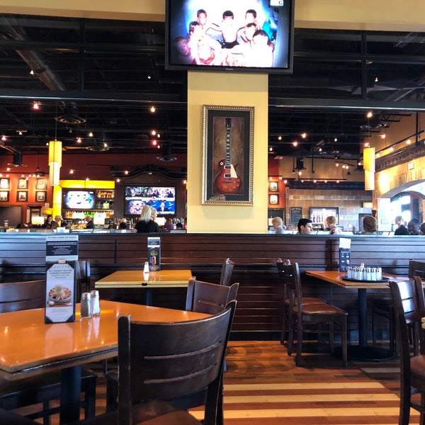 Photo taken at BJ&#39;s Restaurant &amp; Brewhouse by Earl T. on 11/18/2019