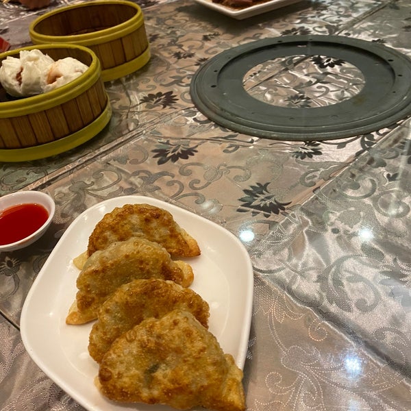 รูปภาพถ่ายที่ Jade Dynasty Seafood Restaurant โดย Erika S. เมื่อ 10/11/2020