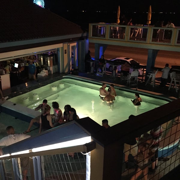 6/1/2015にBrad K.がThe Float Pool And Patio Barで撮った写真
