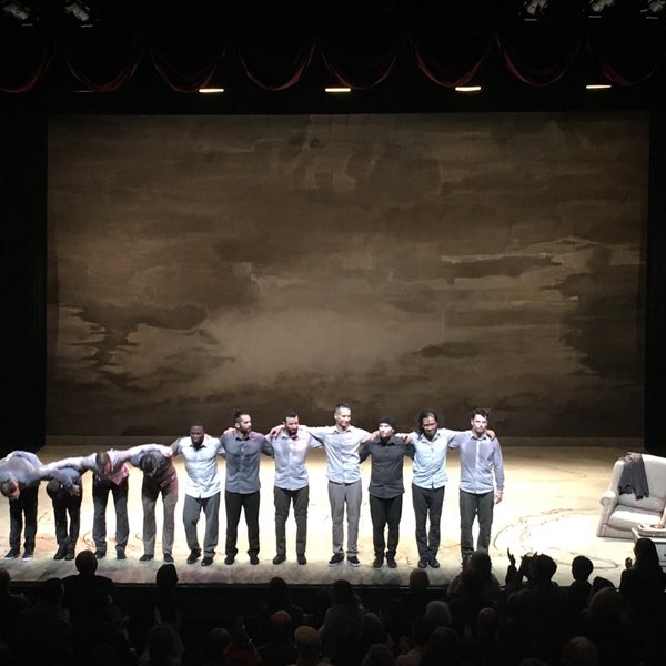 รูปภาพถ่ายที่ The Joyce Theater โดย Laura F. เมื่อ 1/28/2018