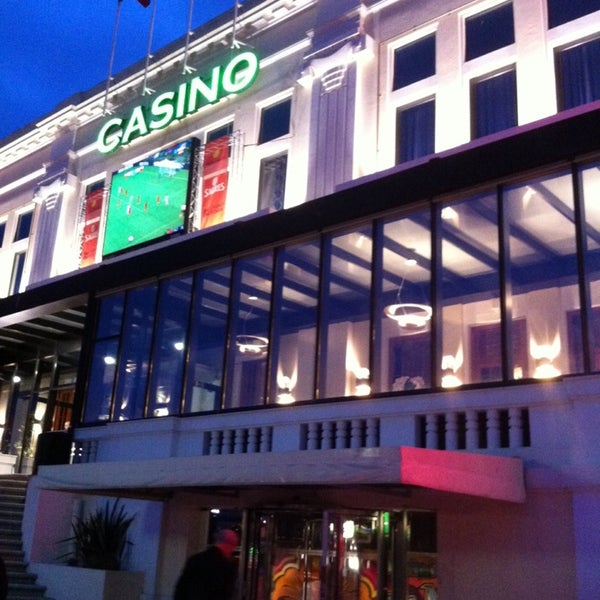 รูปภาพถ่ายที่ Casino da Póvoa โดย Ana D. เมื่อ 6/18/2014