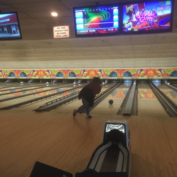 Montvale Lanes 14 W Grand Ave