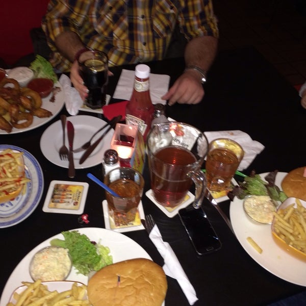 Foto tirada no(a) Chong&#39;s Diner por Aylin Y. em 1/12/2014