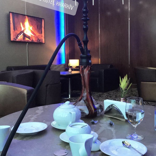 Das Foto wurde bei The Terrace Grill Restaurant von Yusuf Tanış am 2/9/2018 aufgenommen