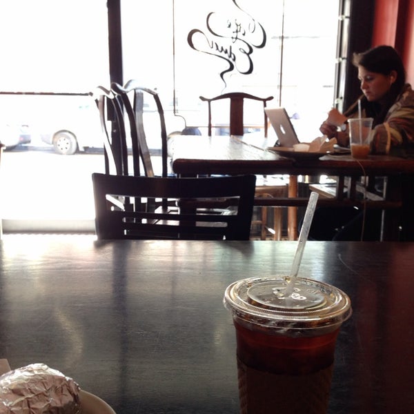 3/8/2014에 Julia M.님이 Cafe Edna에서 찍은 사진