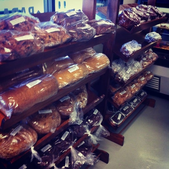 Muffin Top Bakery Cupcake Shop in Riverside