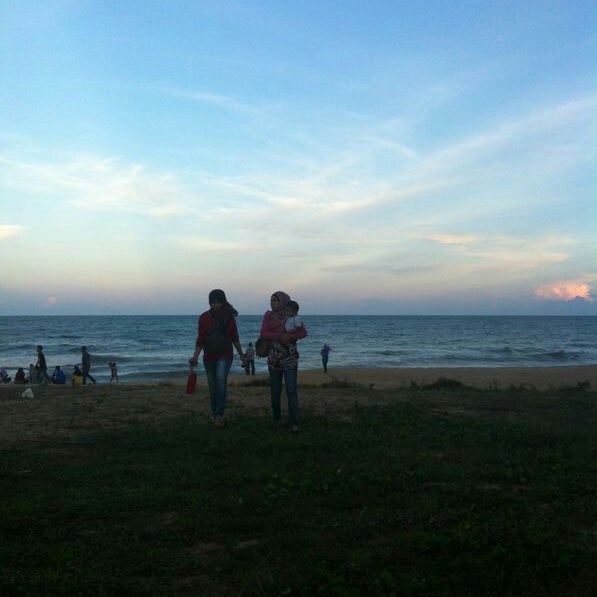 Photos At Kedai Makan Tepi Residence Resort Paka 1 Tip From 40 Visitors