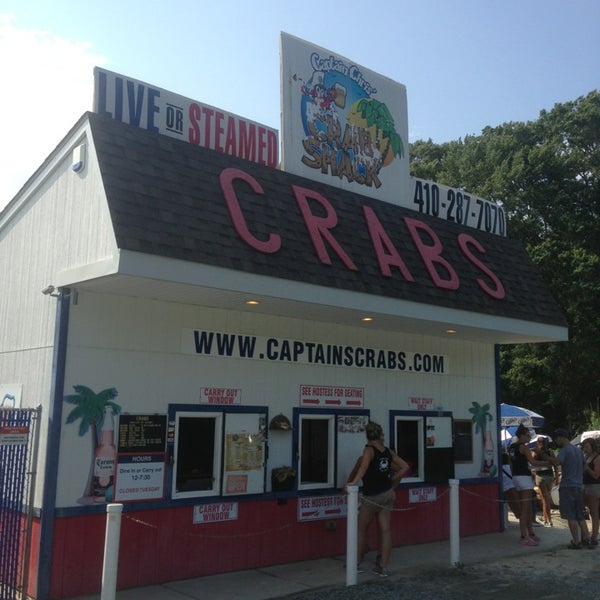 Photo taken at Bay Crawlers Crab Shack by Dober L. on 7/10/2013