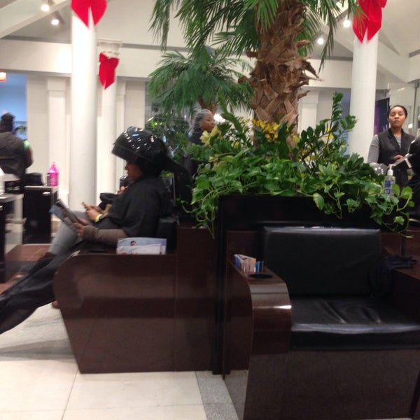 Van Cleef Hair Studio Near North Side Chicago, IL