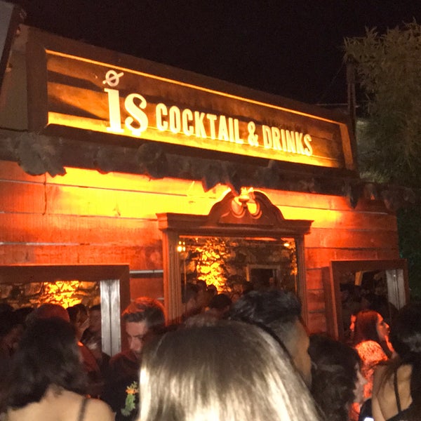 Photo taken at İş Cocktail Bar 🍹🍸🍻 by Güniz Y. on 7/19/2019