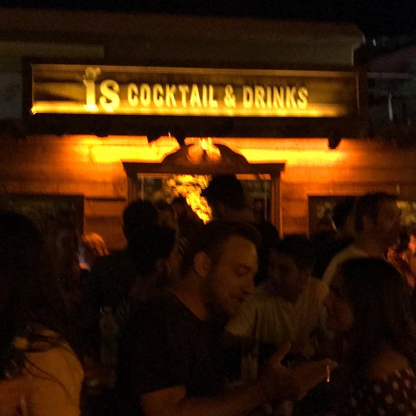 Photo taken at İş Cocktail Bar 🍹🍸🍻 by Güniz Y. on 8/30/2019