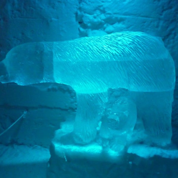 รูปภาพถ่ายที่ Kakslauttanen Arctic Resort โดย S K. เมื่อ 3/30/2015