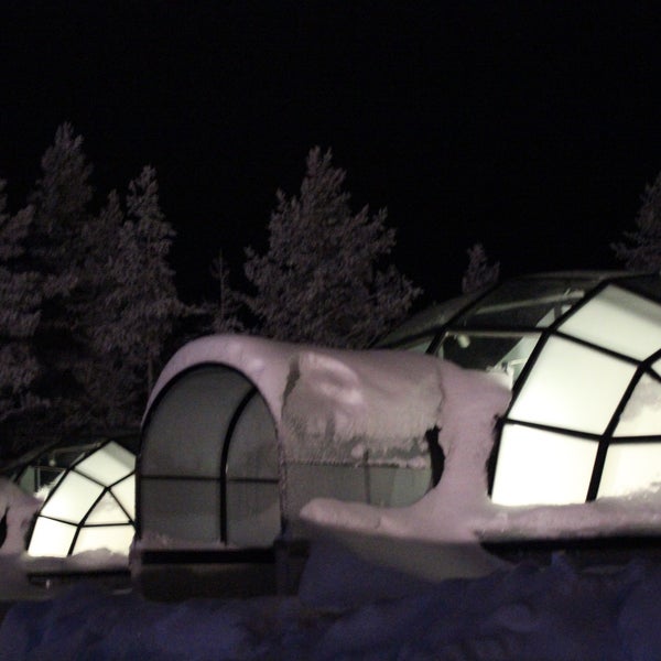 Photo taken at Kakslauttanen Arctic Resort by S K. on 3/30/2015