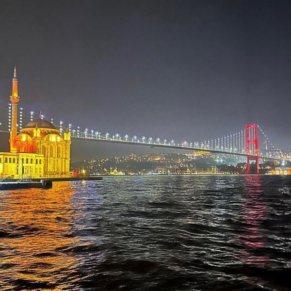 Das Foto wurde bei Feriye Lokantası von S K. am 12/31/2023 aufgenommen