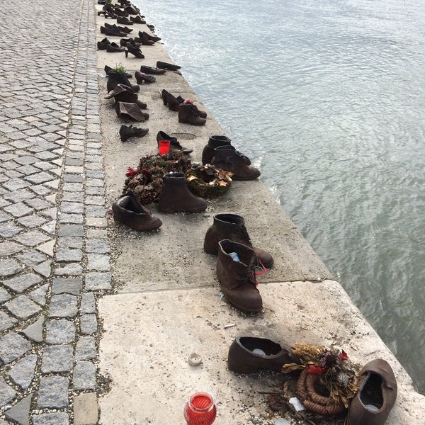 Cipők a Duna-parton - Lipótváros - 63 tips