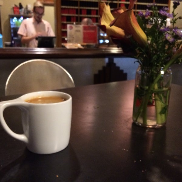 Das Foto wurde bei Public Espresso + Coffee von Michael A. am 10/23/2015 aufgenommen