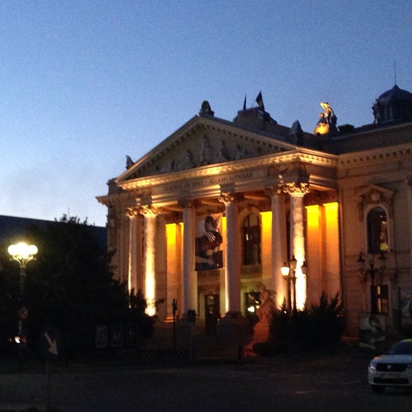 Foto tirada no(a) Teatrul Regina Maria por Andreea M. em 5/12/2014