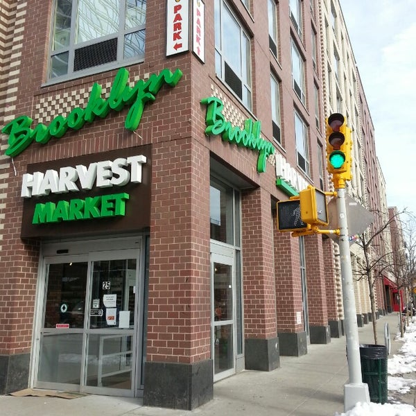 Foto scattata a Brooklyn Harvest Market da Jeongwoon E. il 2/8/2014