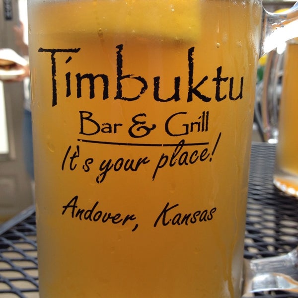Снимок сделан в Timbuktu Bar &amp; Grill пользователем Tony R. 8/16/2013