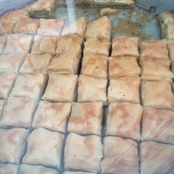 รูปภาพถ่ายที่ Blé - Real Greek food โดย Crisel D. เมื่อ 8/24/2014