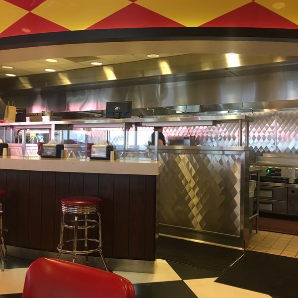 Photo taken at Fatburger by Sally G. on 6/27/2018
