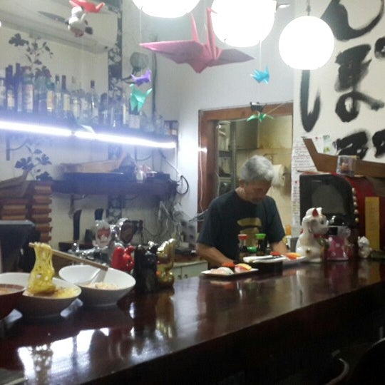 Das Foto wurde bei Tampopo - Sushi Bar von Pplk am 4/19/2015 aufgenommen