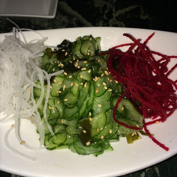 Foto diambil di Wild Wasabi Japanese Cuisine oleh Mark K. pada 3/22/2015