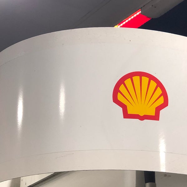 12/12/2018 tarihinde Mark K.ziyaretçi tarafından Shell'de çekilen fotoğraf