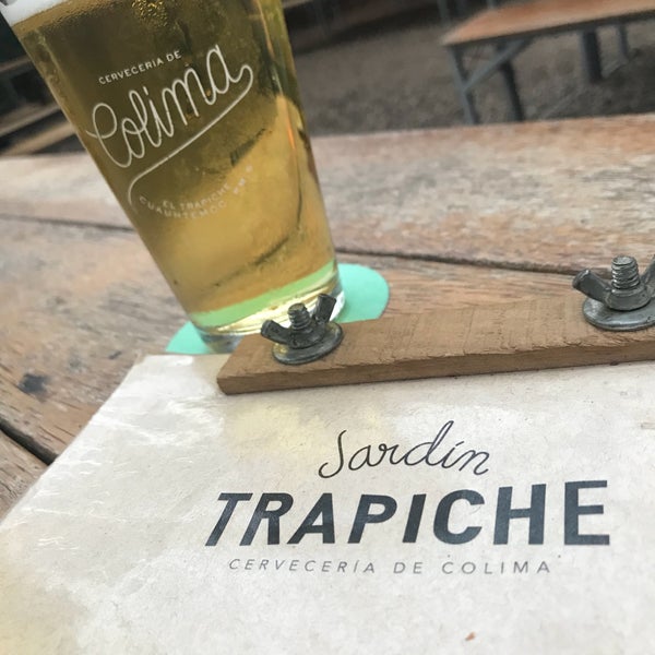 Foto scattata a Jardín Trapiche, Cervecería de Colima da Rafa E. il 6/2/2018