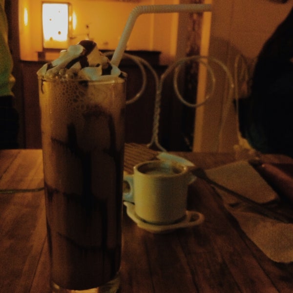 Try also their iced choco for only 95php. It really tastes good.