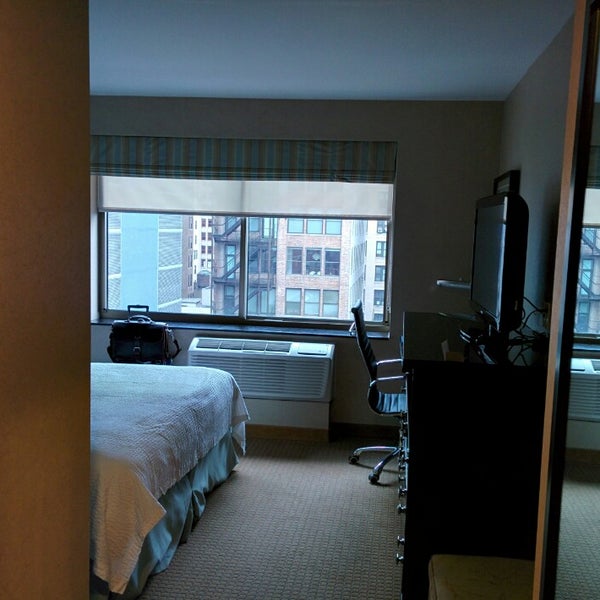 Снимок сделан в Fairfield Inn &amp; Suites by Marriott New York Manhattan/Chelsea пользователем Simon W. 1/19/2014