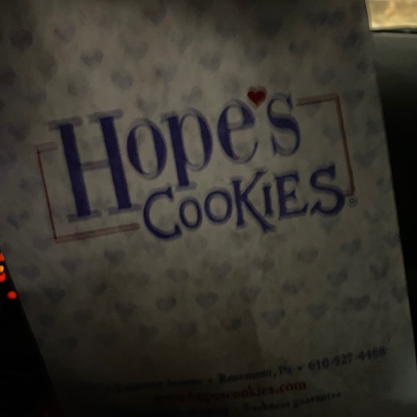 Photo taken at Hope&#39;s Cookies by Francesca C. on 12/1/2021