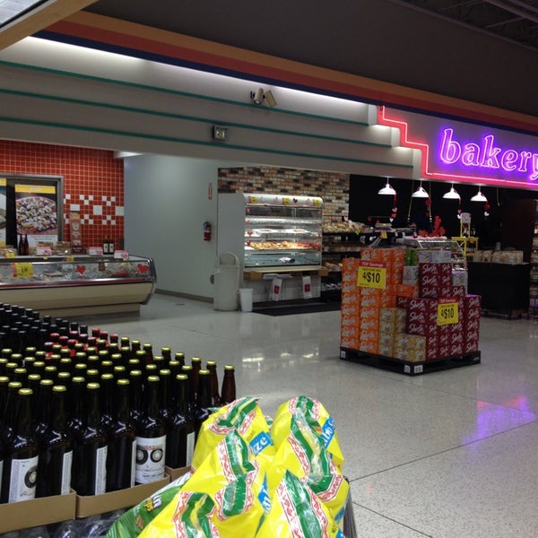 Top Foods Grocery Store in Yakima