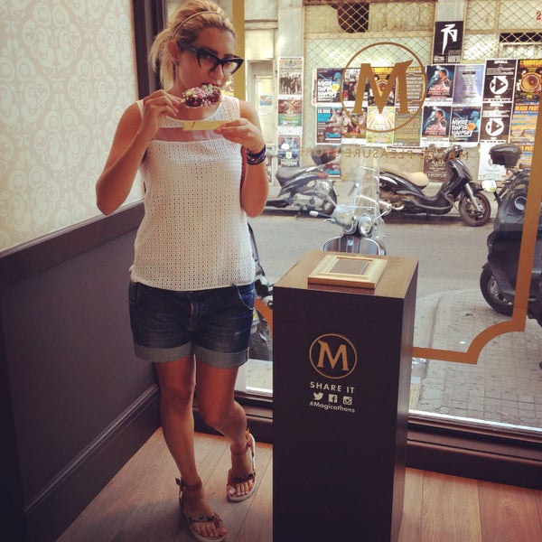 6/24/2015にBarbie teacherがMagic Pleasure Store Athensで撮った写真