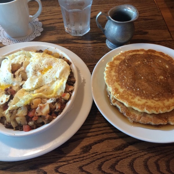 Photo taken at Rise N Dine Pancake Cafe by Ryan W. on 8/8/2014