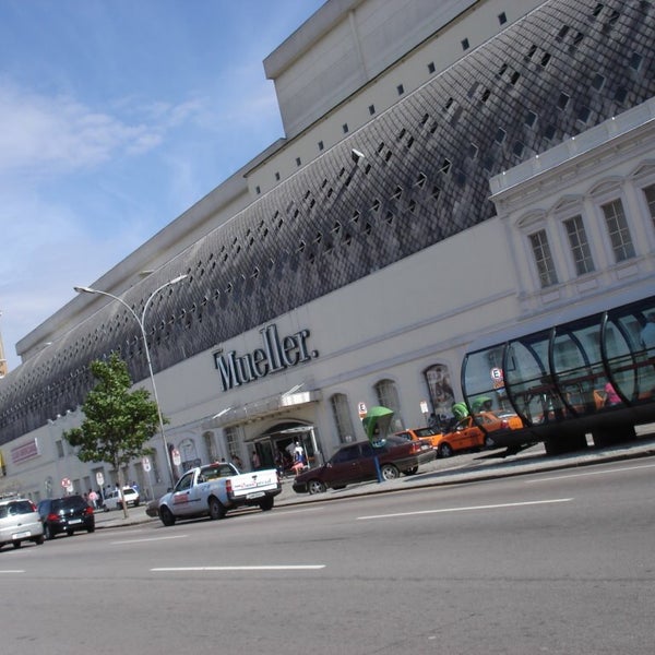 Foto scattata a Shopping Mueller da Juliano Jorge B. il 3/30/2017