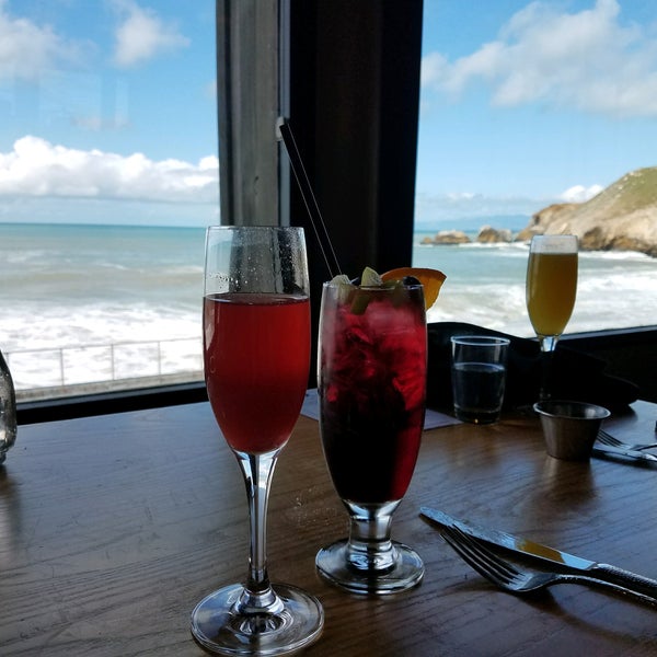 2/26/2017 tarihinde Soojung L.ziyaretçi tarafından Moonraker Restaurant'de çekilen fotoğraf