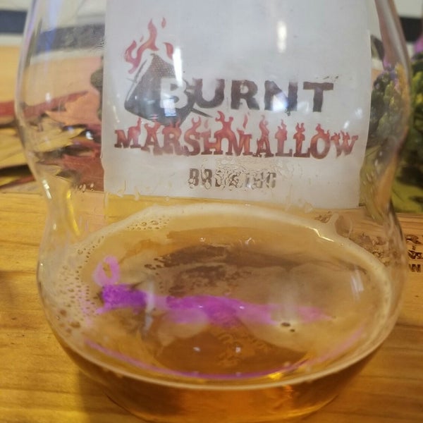 Photo taken at Burnt Marshmallow Brewing and Rudbeckia Winery by Mary R. on 10/1/2018