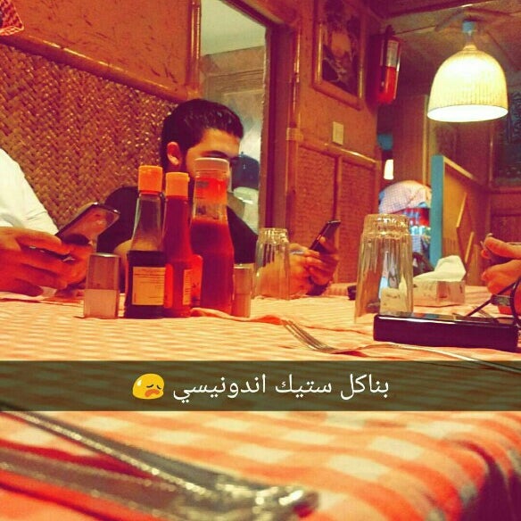 Снимок сделан в ALBUSTAN Restaurant مطعم البستان пользователем #Abdullah A. 4/23/2015