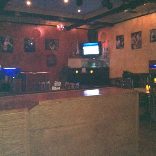 11/1/2012 tarihinde Erik V.ziyaretçi tarafından Smiles&#39; Restaurant / Bar / Nightclub'de çekilen fotoğraf
