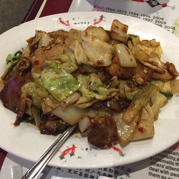 Снимок сделан в Henry&#39;s Hunan Restaurant пользователем Andrew D. 2/13/2017