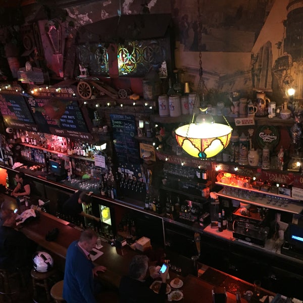 Photo taken at Tommy&#39;s Joynt by Andrew D. on 9/21/2019
