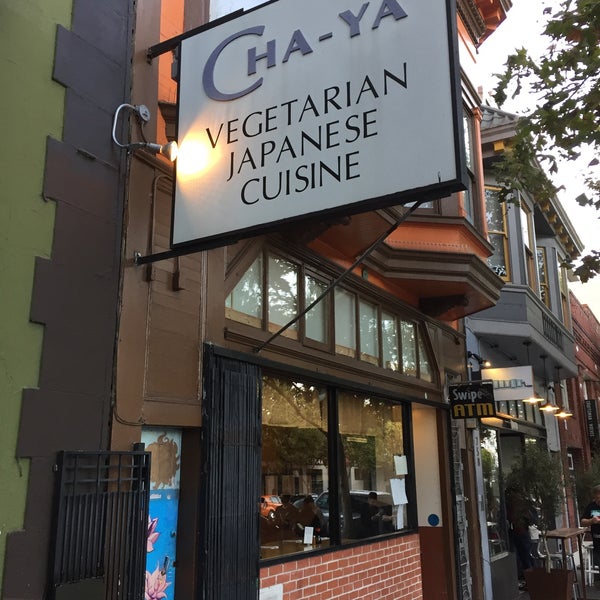 Foto tirada no(a) Cha-Ya Vegetarian Japanese Restaurant por Andrew D. em 9/19/2017