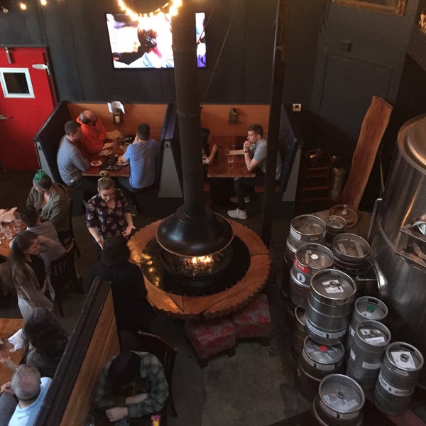Photo taken at Barrel Head Brewhouse by Andrew D. on 3/31/2019