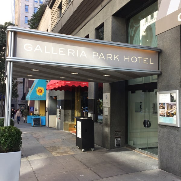 Foto tirada no(a) Galleria Park Hotel por Andrew D. em 2/5/2019