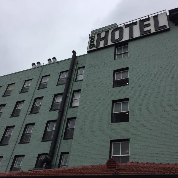 Foto tirada no(a) Good Hotel por Andrew D. em 3/23/2019