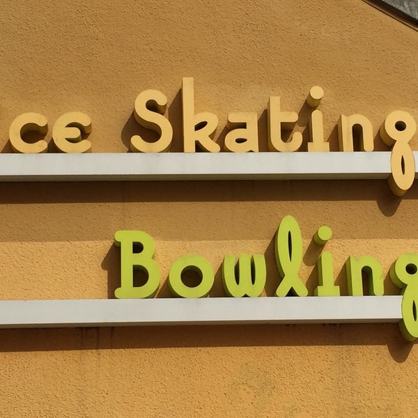 Photo taken at Yerba Buena Ice Skating &amp; Bowling Center by Andrew D. on 3/8/2019